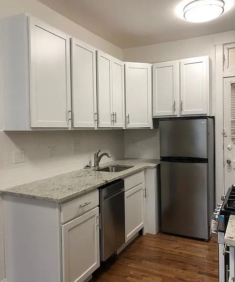 996 Main St Apartments — Photo 7