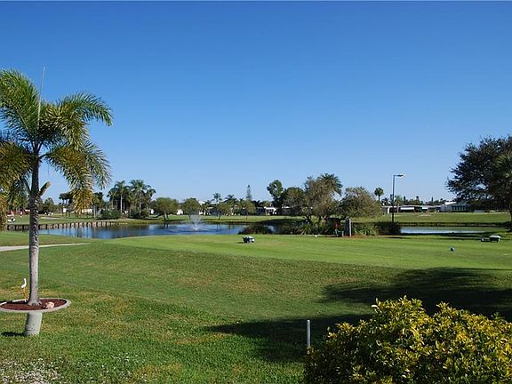 4th image of 321 Nicklaus Blvd