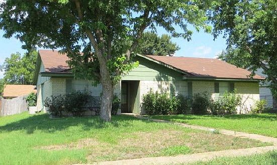 2nd image of 1509 Valley Trl