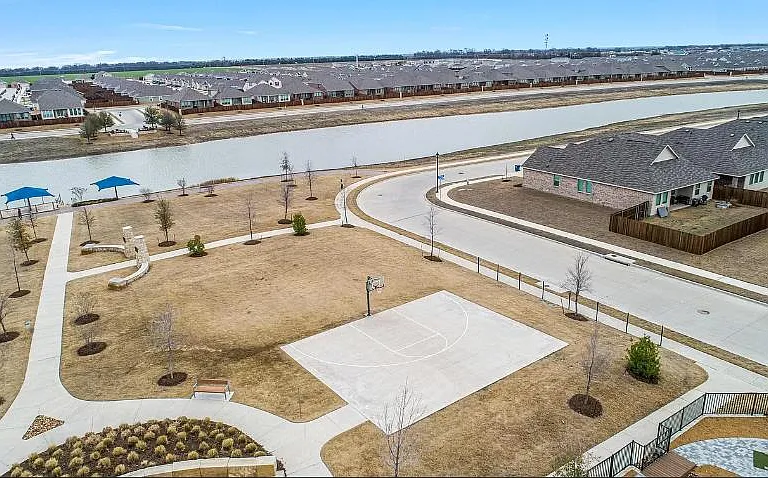 5119 Winterberry Dr — Photo 40