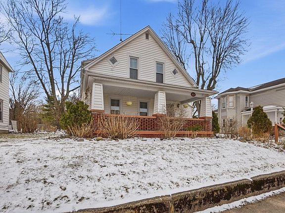 3rd image of 920 Oak St