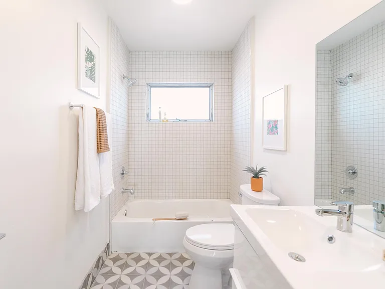 221 N Catalina St #9 — Photo 8