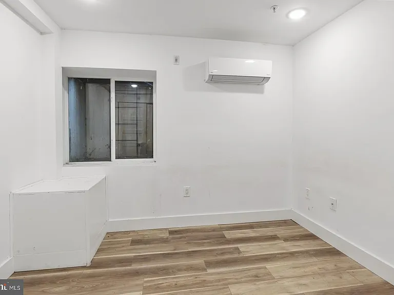 1153 N Front St #1R — Photo 26