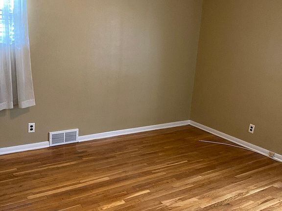 4th image of 2814 Stanfield Dr