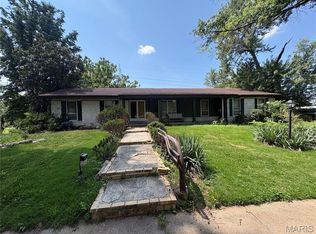 12404 Merrick Dr, Saint Louis, MO 63146