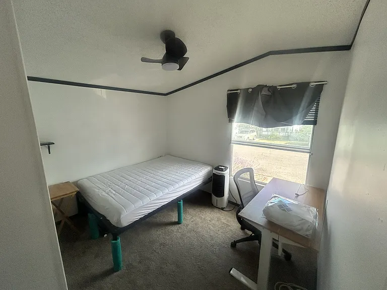 Room/Unit A Full Size bed