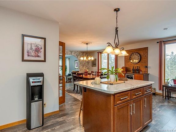 5th image of 3020 Loch Lomond Rd