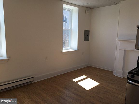 4th image of 423 W Girard Ave #3F