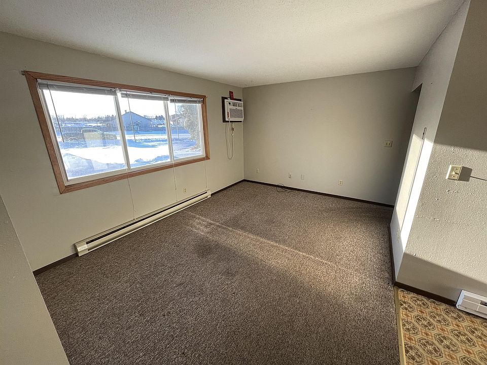 1st image of 1400 E 1st St APT 1