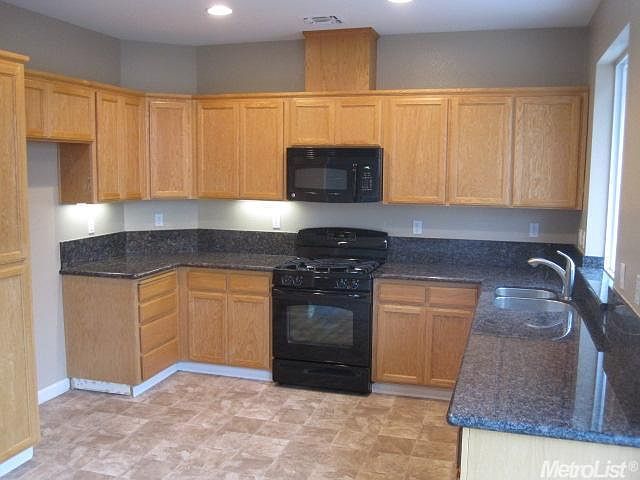 2nd image of 1486 Gentry Ln