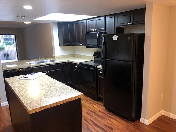 3rd image of 7854 Niagara Ave #604