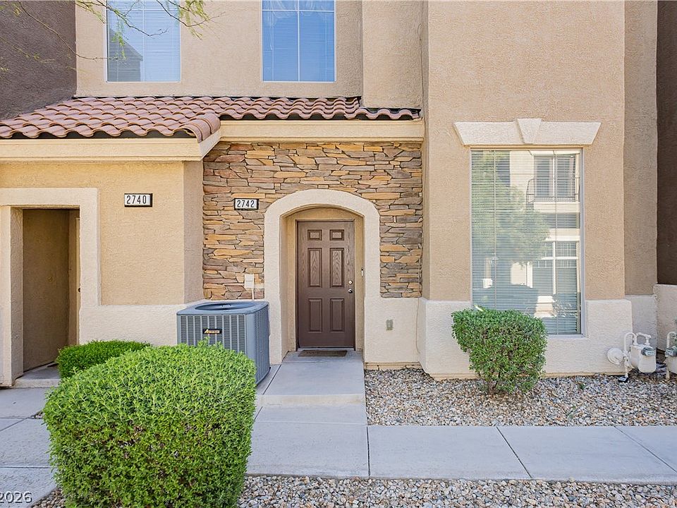 1st image of 2742 Fountain Vista Ln