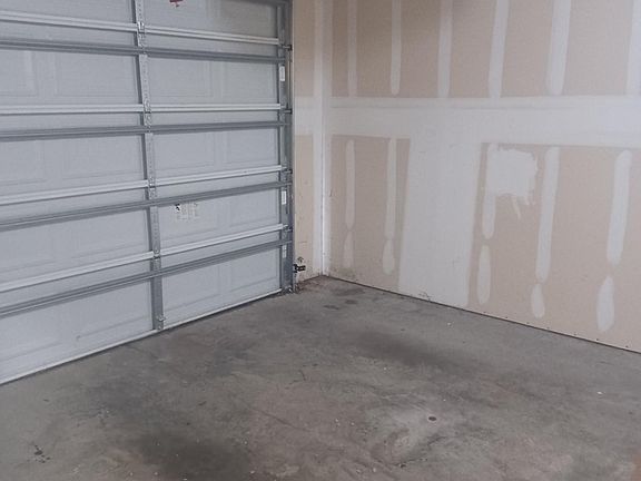 3rd image of 825 Skelton Way