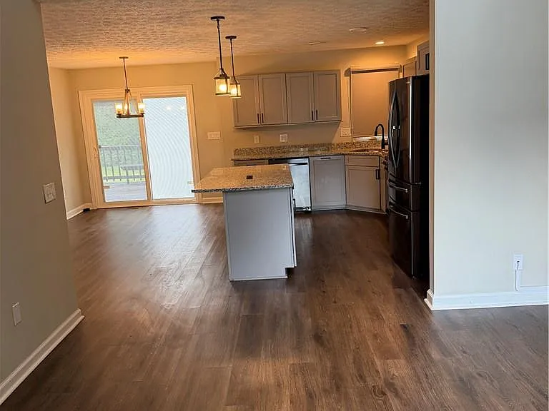 4345 Frontenac Dr — Photo 7