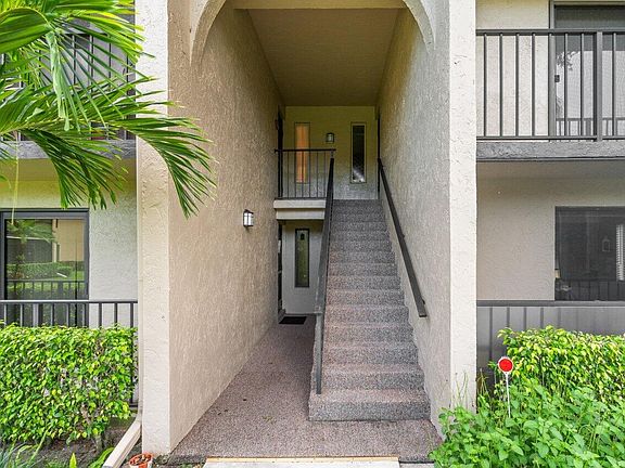 4th image of 535 Shady Pine Way APT C2