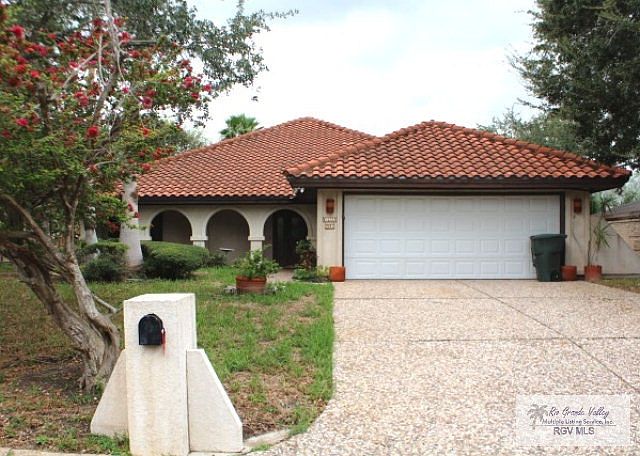1st image of 2913 Jacaranda Dr