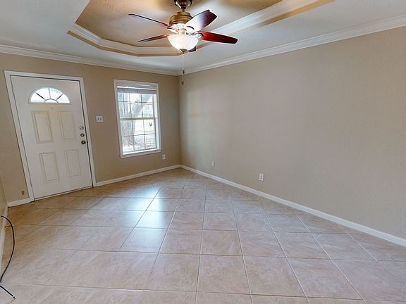 3rd image of 712 Llano Pl