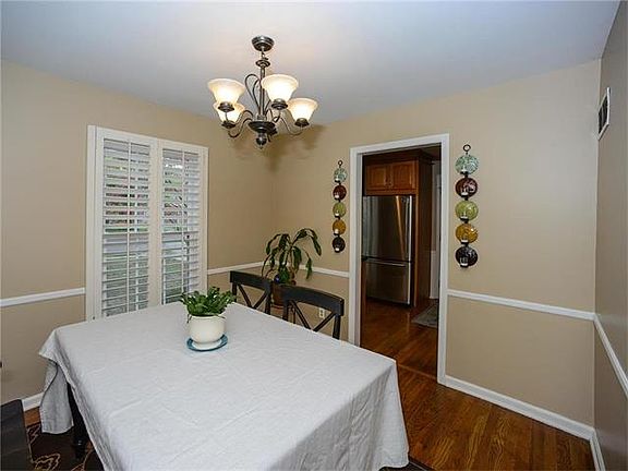 5th image of 6508 W 100th St