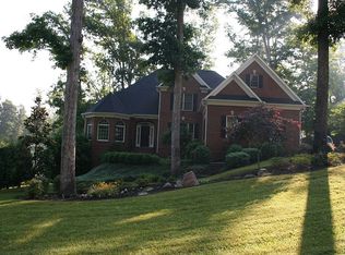 1070 Oak Chase Blvd, Lenoir City, TN 37772