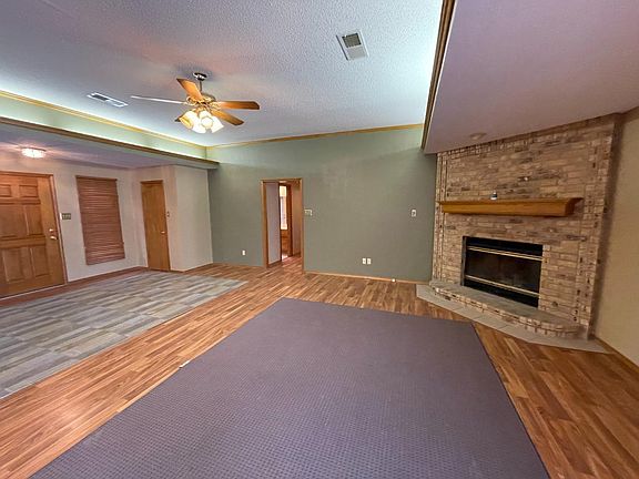 4th image of 208 S Cosmos Ave