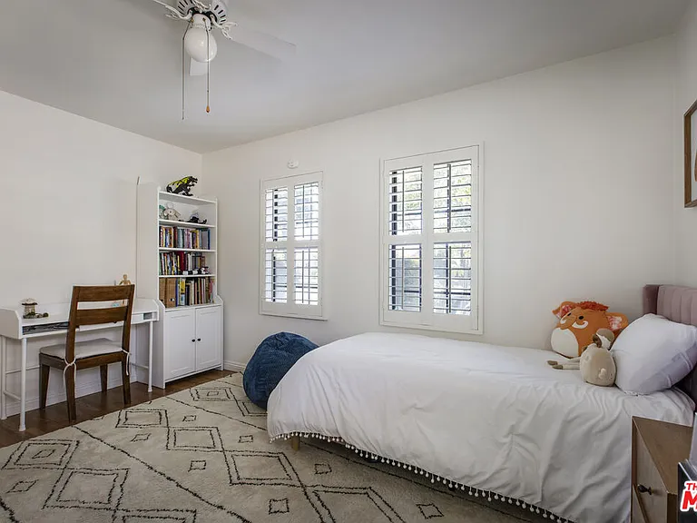 1132 N Reese Pl — Photo 26