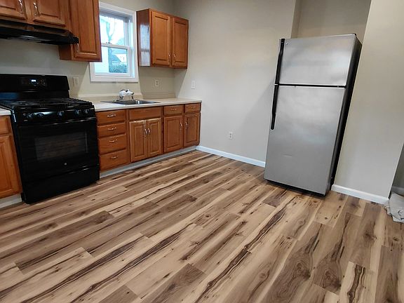 2nd image of 99 Garfield Ave #1