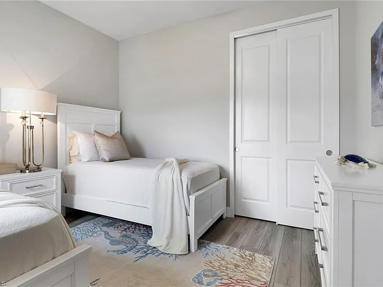 12973 Pembroke Dr — Photo 14