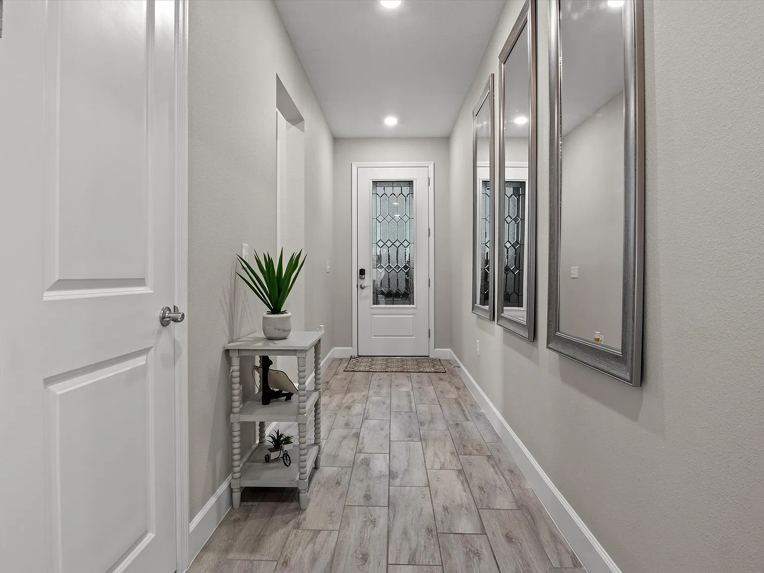4 bed, 2066 sqft, $2,250 — Photo 3
