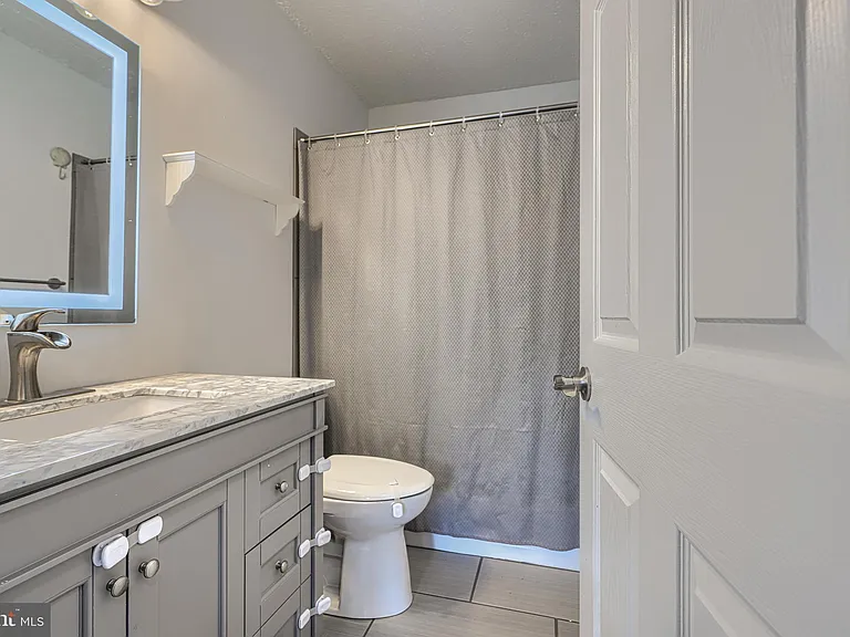 8301 Whitebark Ct — Photo 38