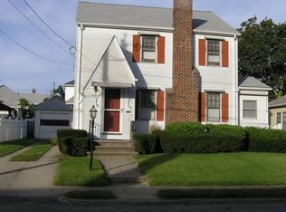 27 Lockmere Rd, Cranston, RI 02910