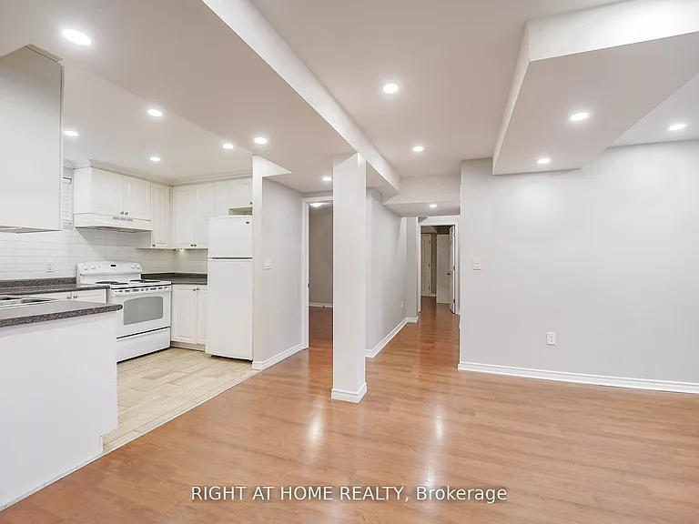 2 Iangrove Ter — Photo 5