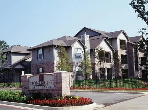 Stonebridge Cir — Photo 1