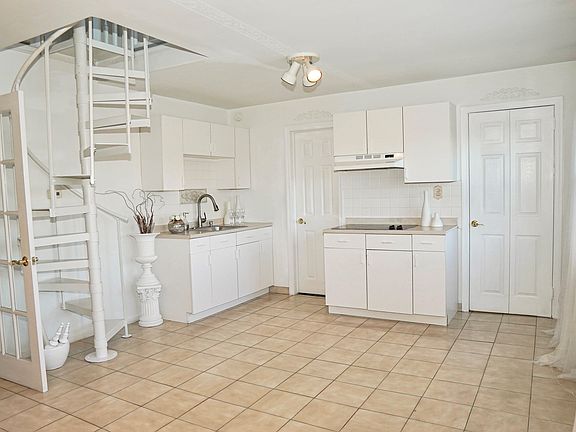 4th image of 90 Clark St