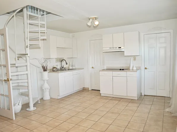 90 Clark St, Garfield, NJ 07026