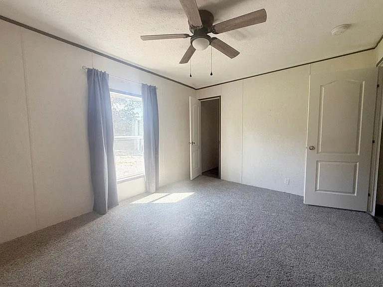 175 Oak Ln — Photo 42