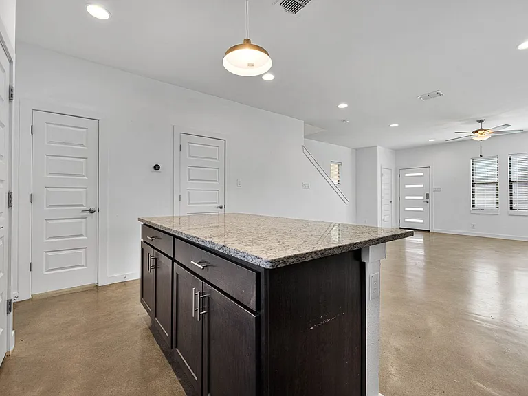 1162 N Olive St — Photo 12