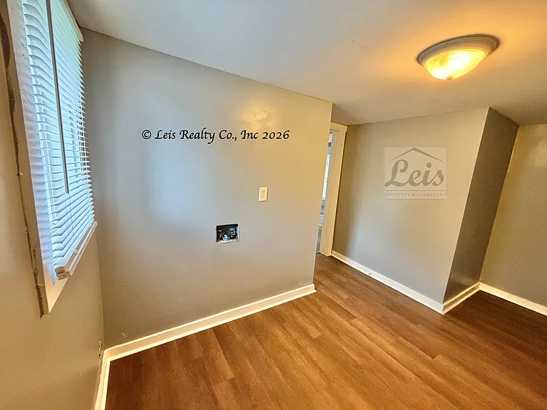 300 E Orchard St — Photo 7