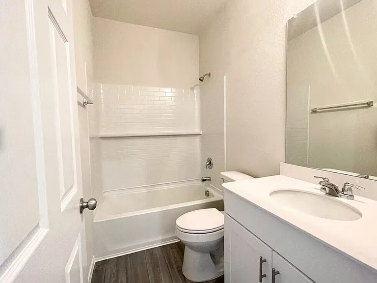 1009 Briarbush Ct — Photo 18