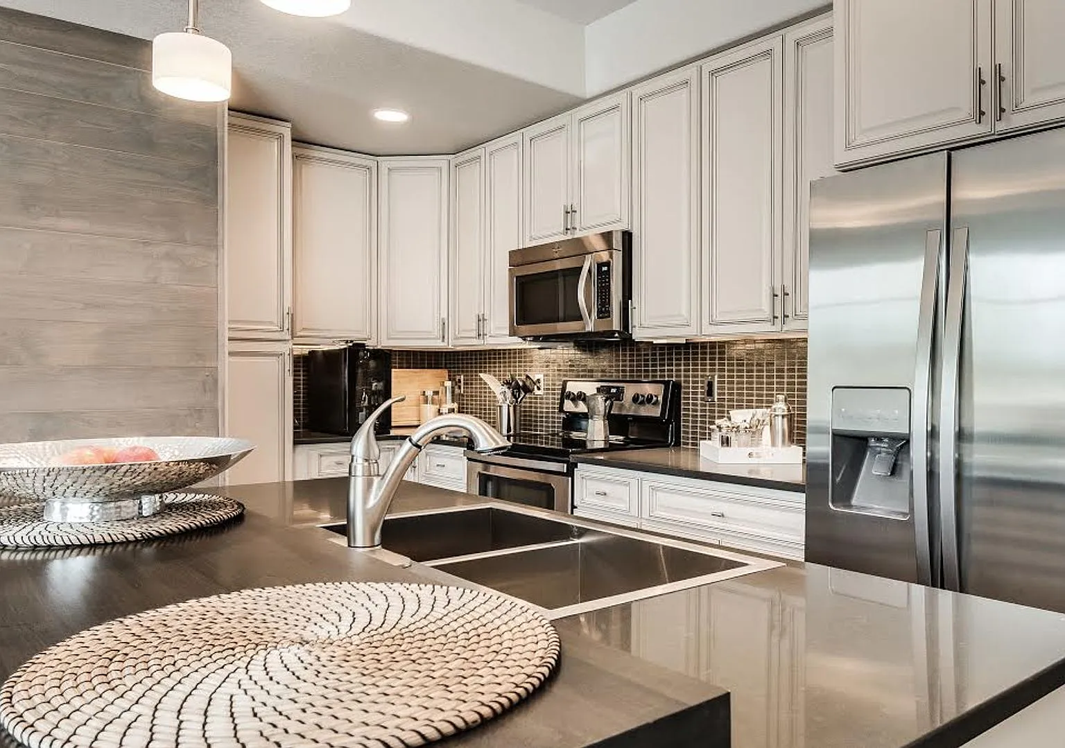3 Bed | 3 Bath | Five Points Townhome | Available September 1 — Photo 4
