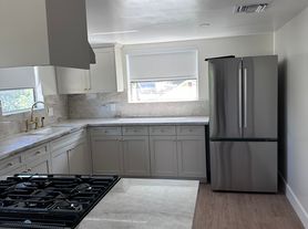 337 S Grand St, Orange, CA