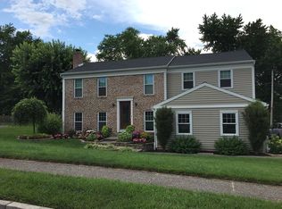 341 Lamp Post Ln, Hershey, PA 17033