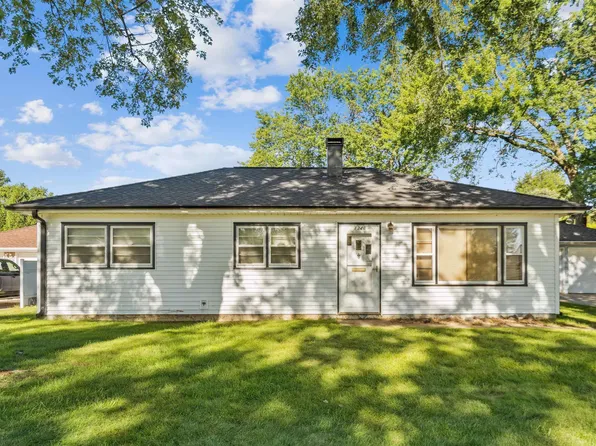 1346 S Hill Dr, Waterloo, IA 50701