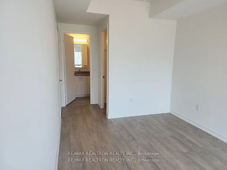 8868 Yonge St #1205E — Photo 17