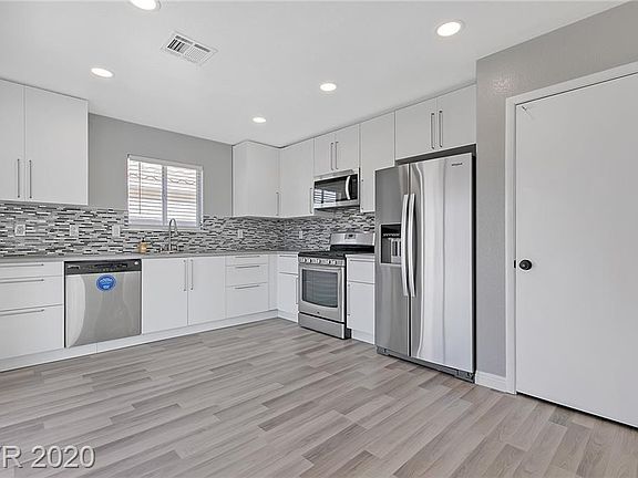 3rd image of 2959 Prestonwood St
