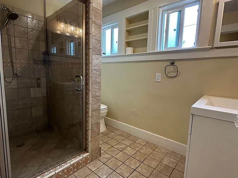 210 Las Flores Ave — Photo 15