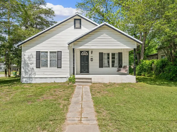 511 W Navasota St, Groesbeck, TX 76642