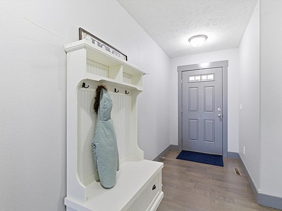 5th image of 1930 N Seabrook Drive