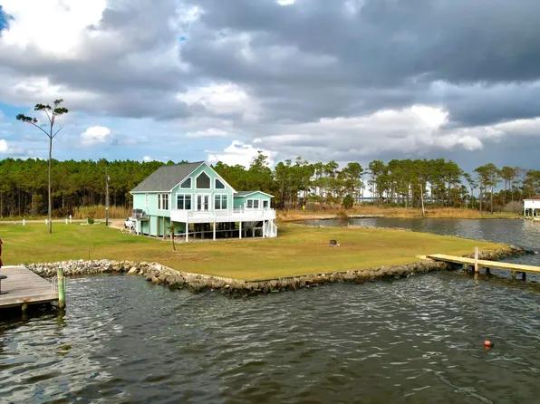 1722 Old Pamlico Beach Road E, Belhaven, NC 27810