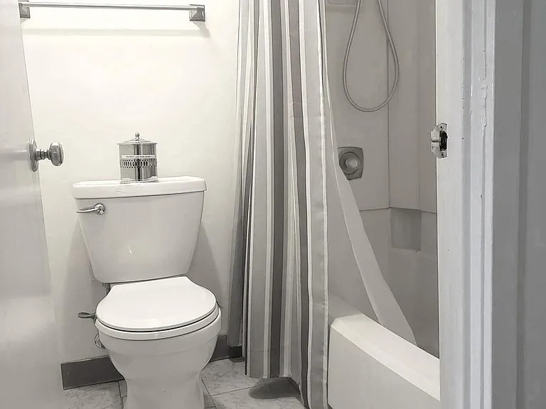 8360 Greensboro Dr #208 — Photo 32