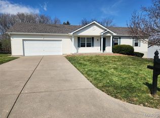 379 Martin Field Ct, Villa Ridge, MO 63089